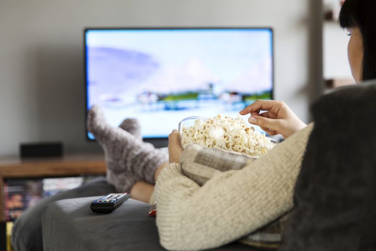 What Things to Consider When Choosing a Website for Watching Movies Online?